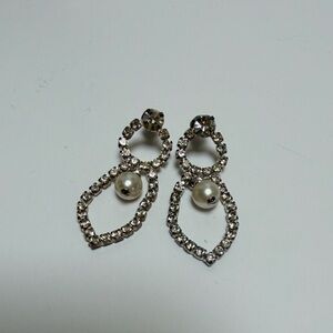 Stunning Silver, Pearl & Rhinestone Earrings EUC